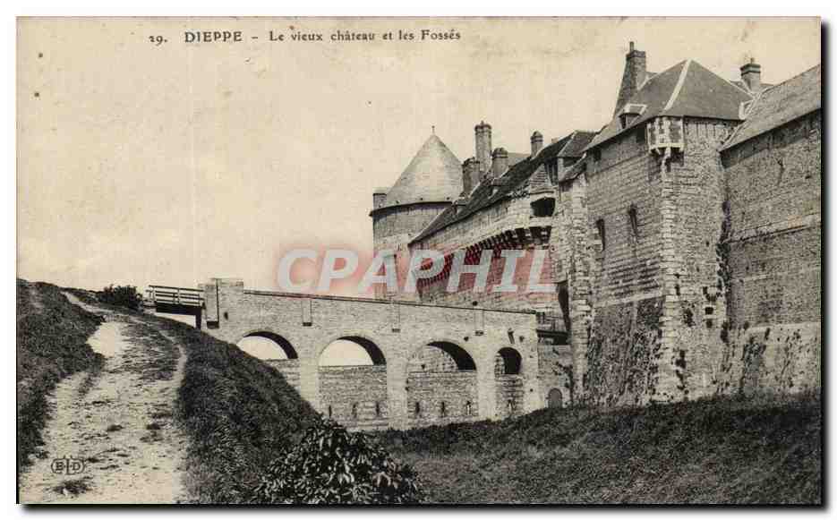 CPA Dieppe Le Vieux Et Les Fosses