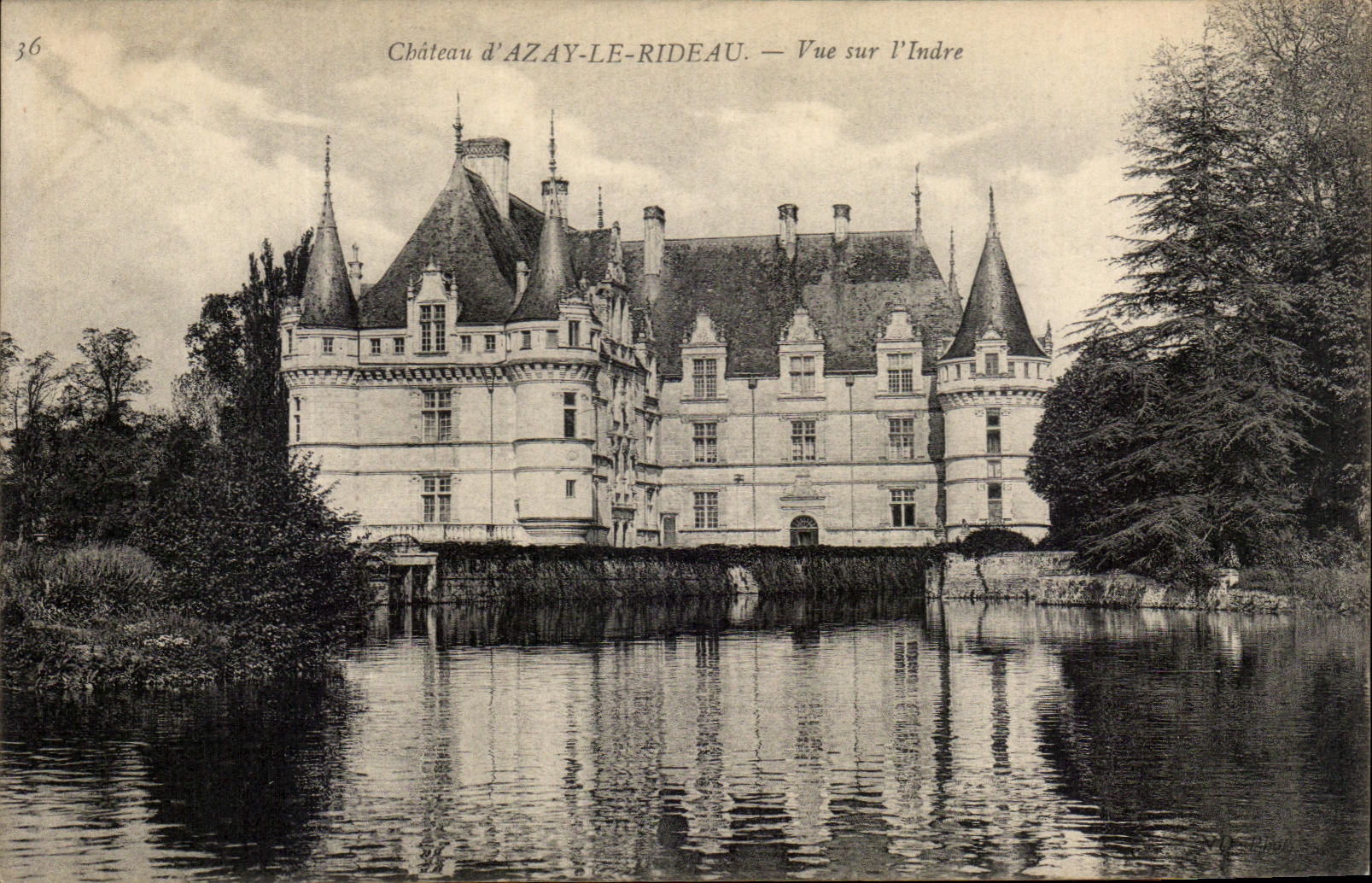 CPA Chateau d'Azay Le Rideau Vue sur Indre