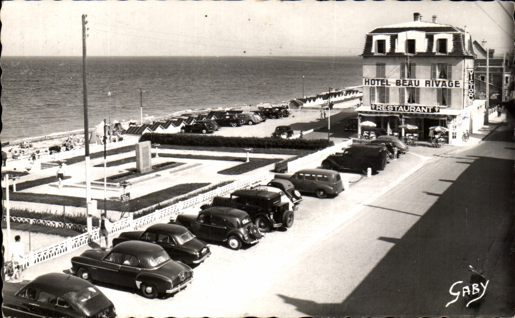 CPSM Luc Sur Mer Monument de la Liberation et L'Hotel Beau Rivage