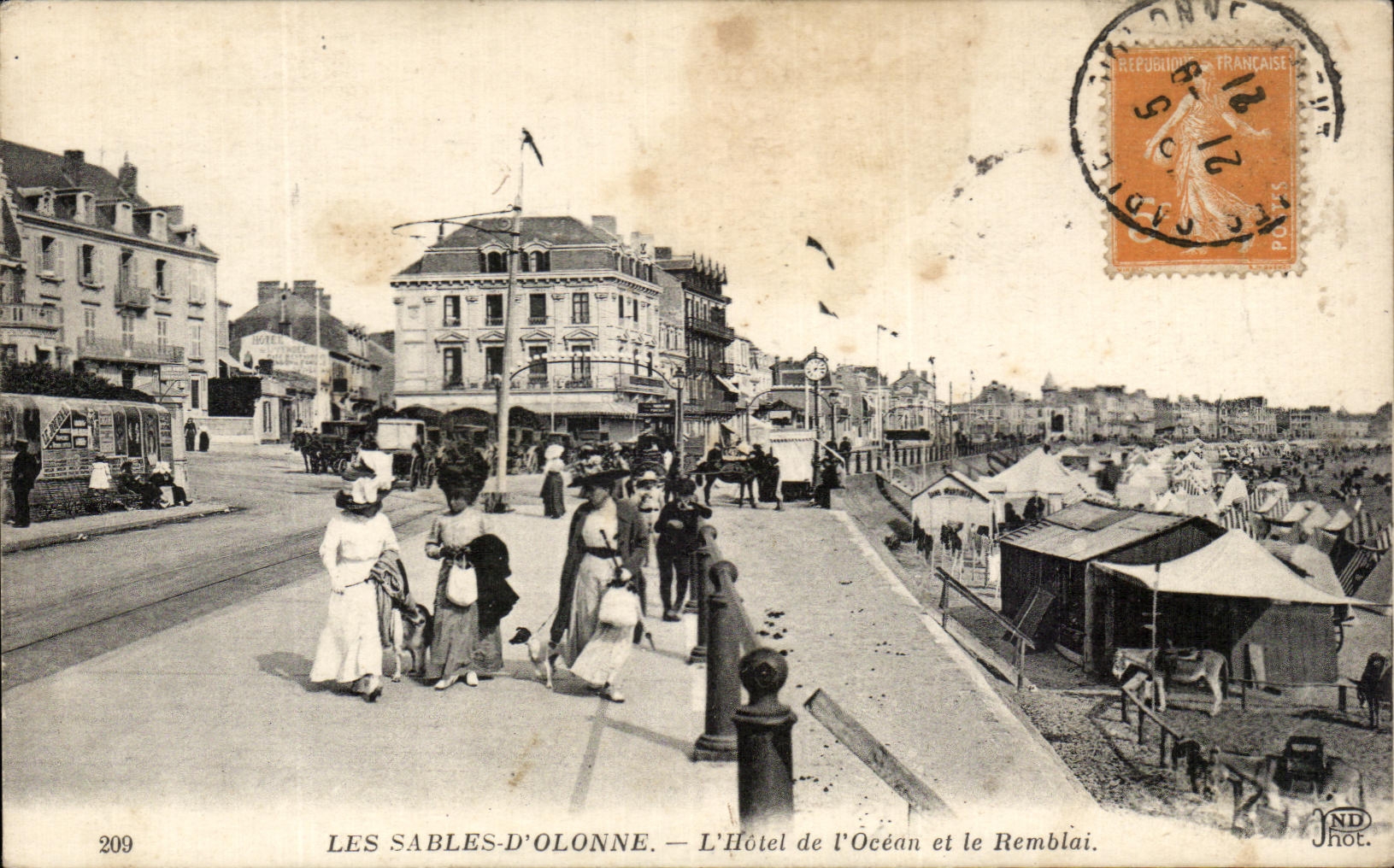 Les Sables-d'Olonne — L'Hôtel de l'Océan et le Remblai — NDHOT.