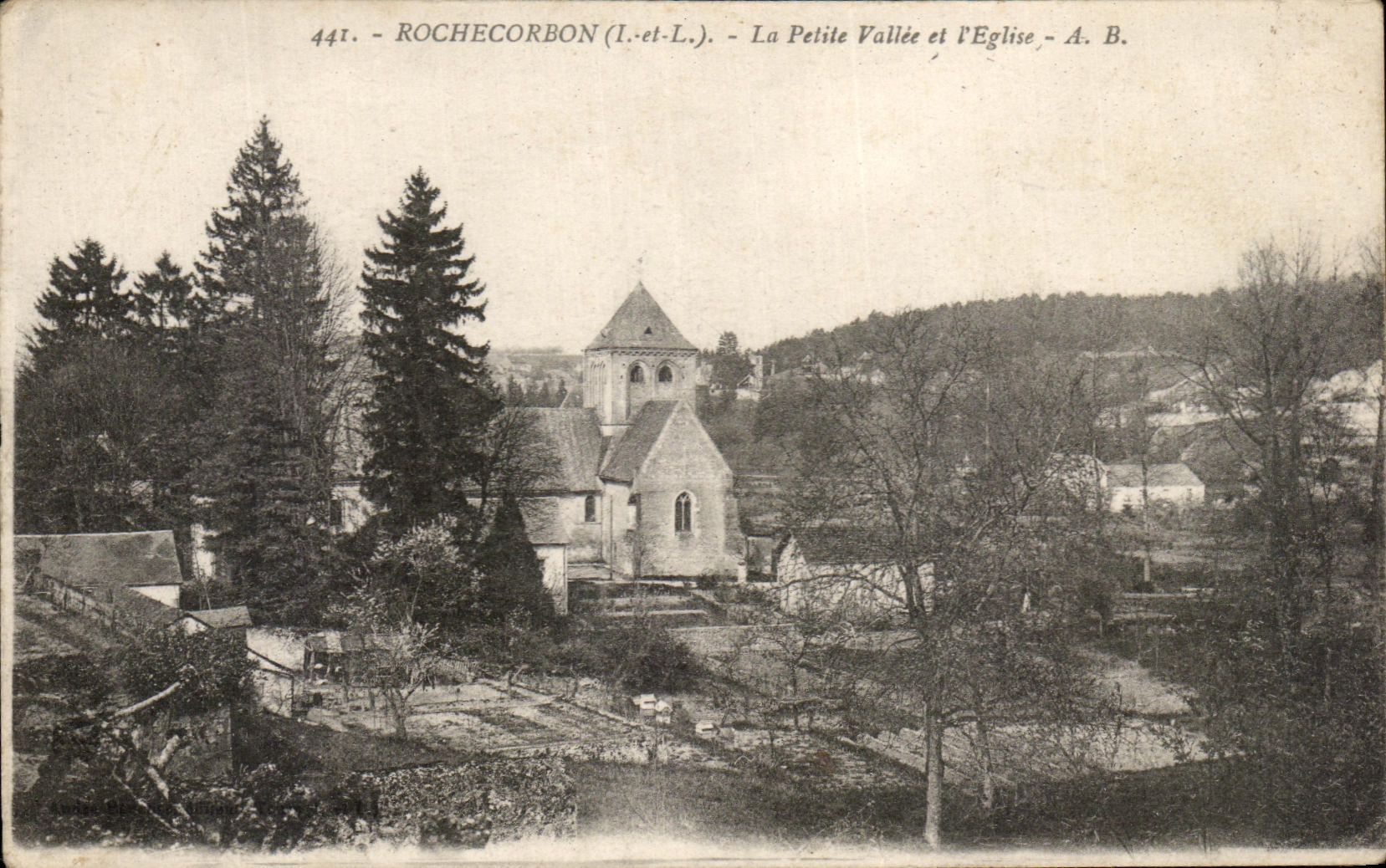 CPA Rochecorbon La Petite Vallee Et l'Eglise