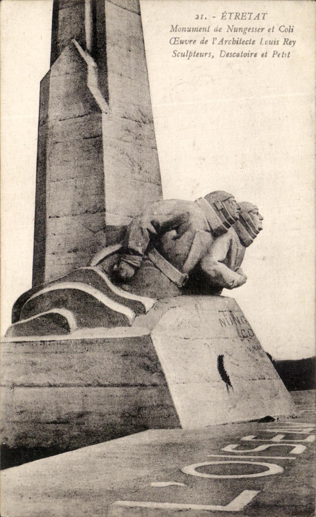 CPA Etretat Monument de Nungessser et Coli Oeuvre de l'Architecte Louis Rey