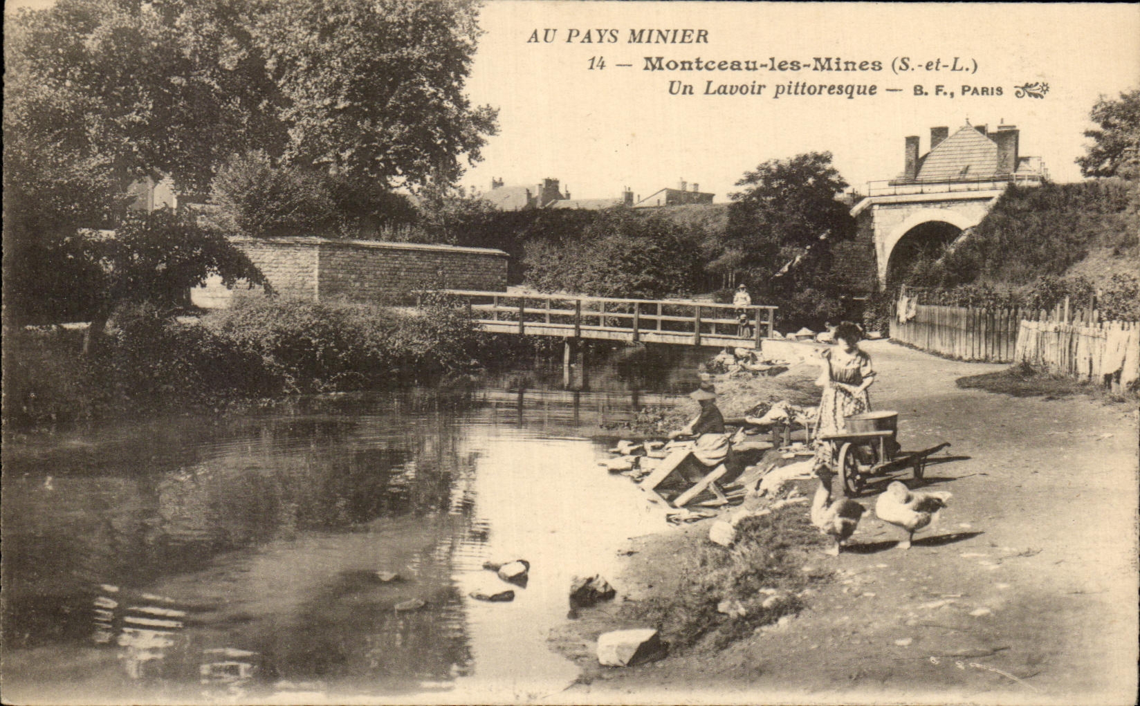 Montceau-les-Mines (S.-et-L.) — Un Lavoir pittoresque — B.F., Paris