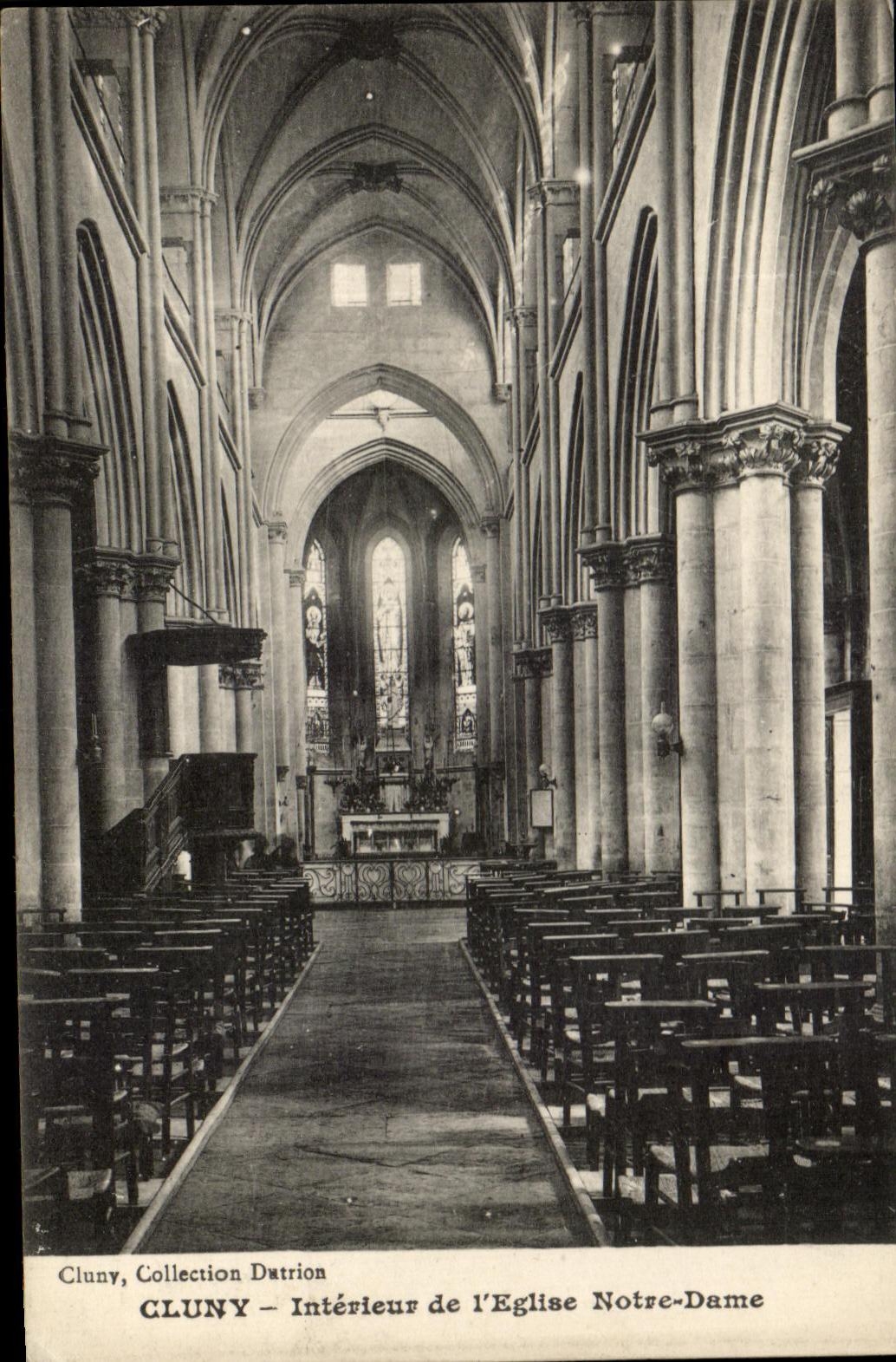 CPA Cluny Interleur de l'Eglise Notre Dame