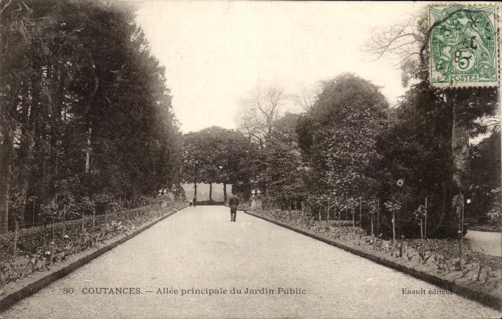 CPA Coutances Allee principale du Jardin Public