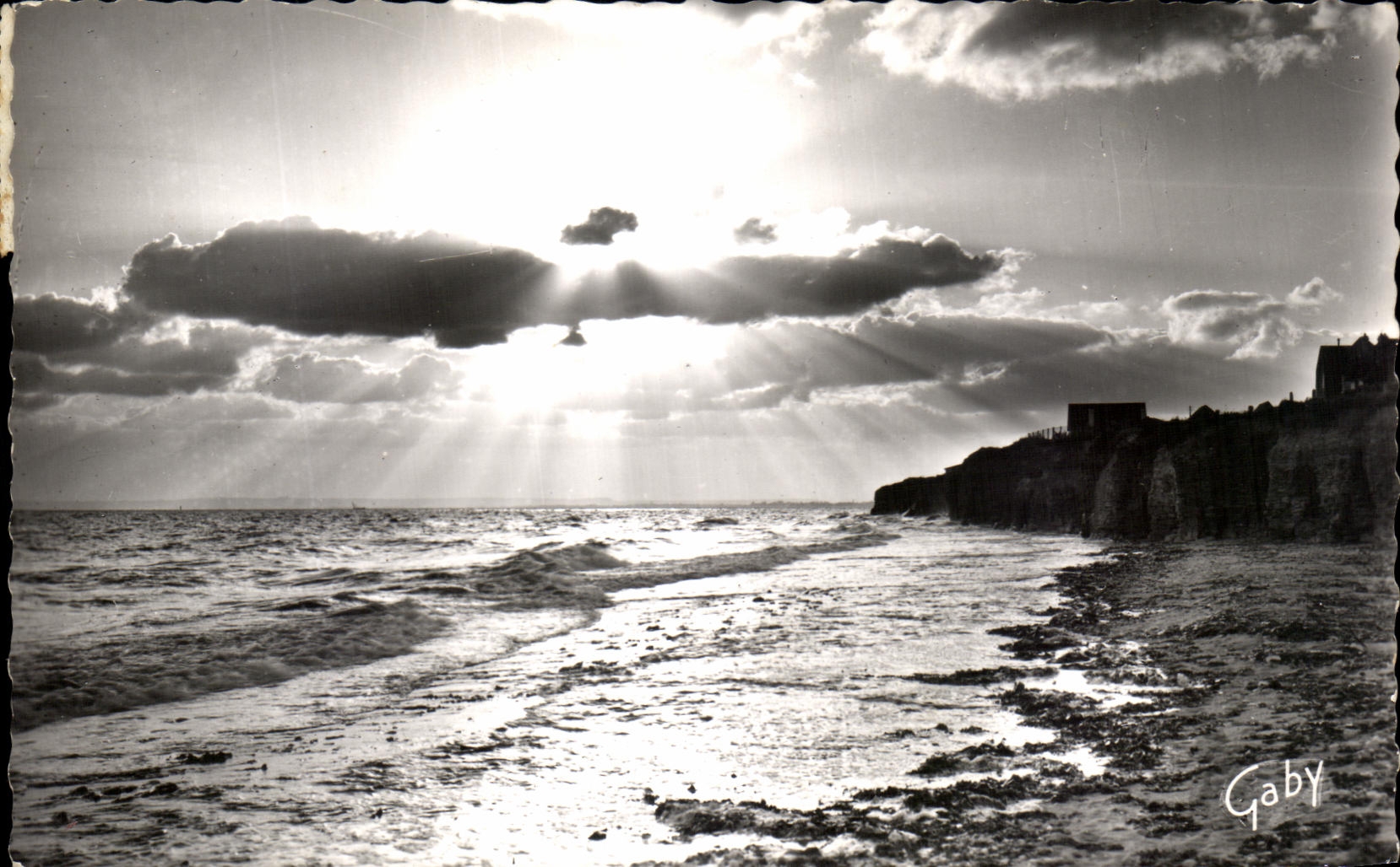 CPSM Luc Sur Mer contre Jour Sur Les Falaises
