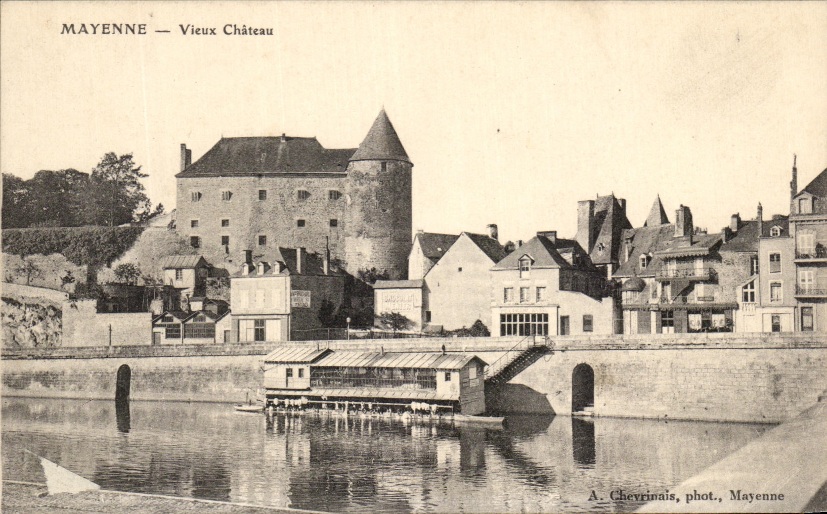 CPA Mayenne Vieux Chateau Lavoir 