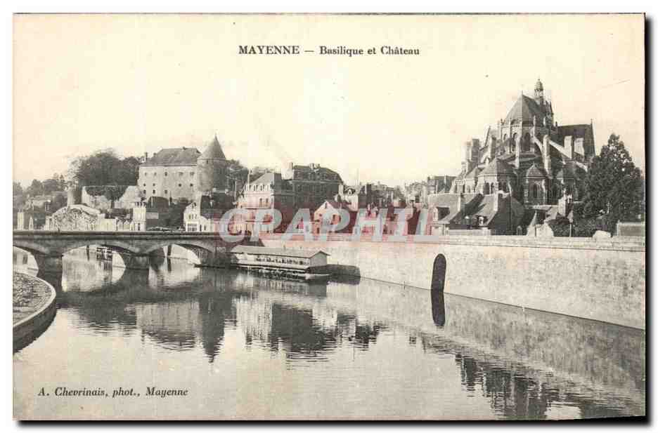CPA Mayenne Basilique et Chateau Lavoir 