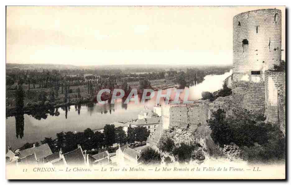 CPA Chinon Le Chateau La tour Du Moulin Le Mur Romain Et La Vallee De La Vienne