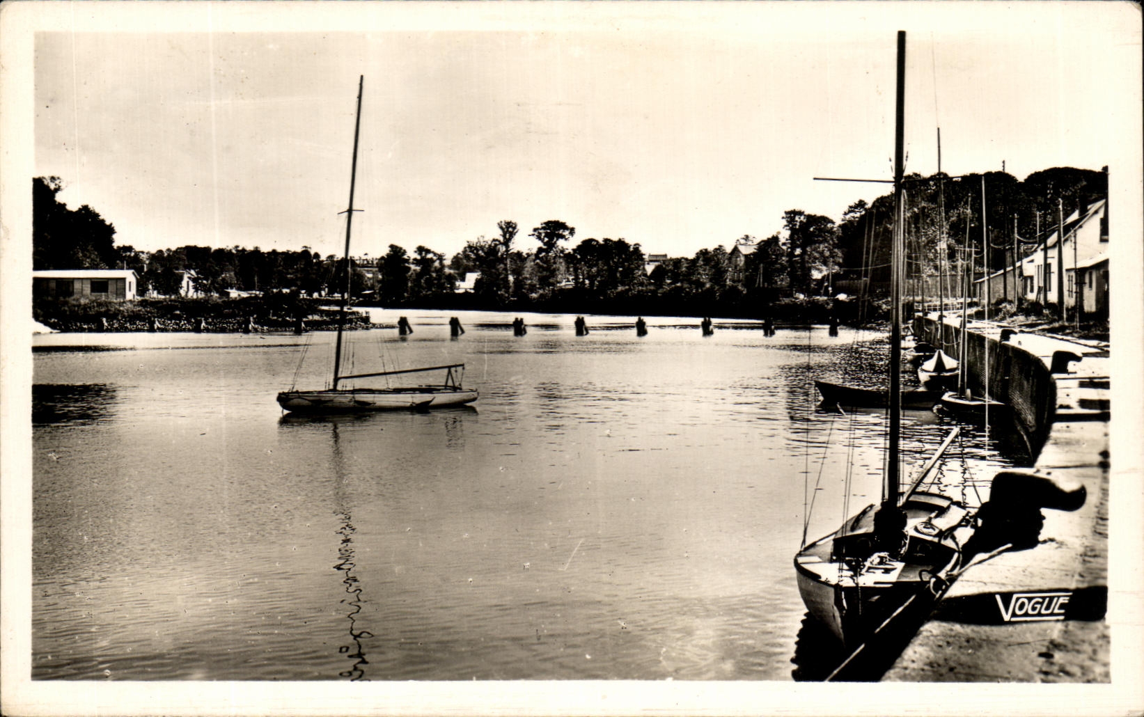 CPA St Valery en Caux Quai du Havre Bateaux