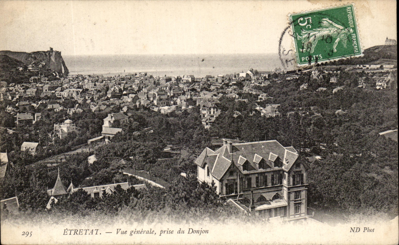 CPA Etretat Vue generale prise du Donjon