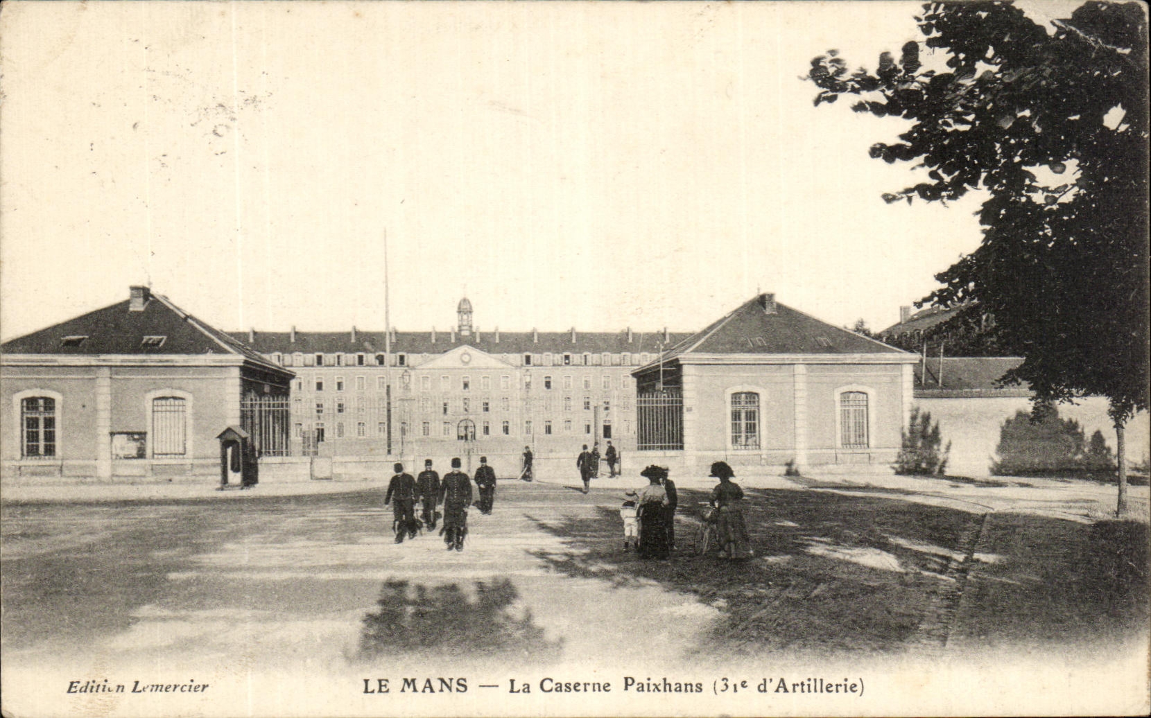 CPA Le Mans La Caserne Paixhans 31eme d'artillerie Militaria 