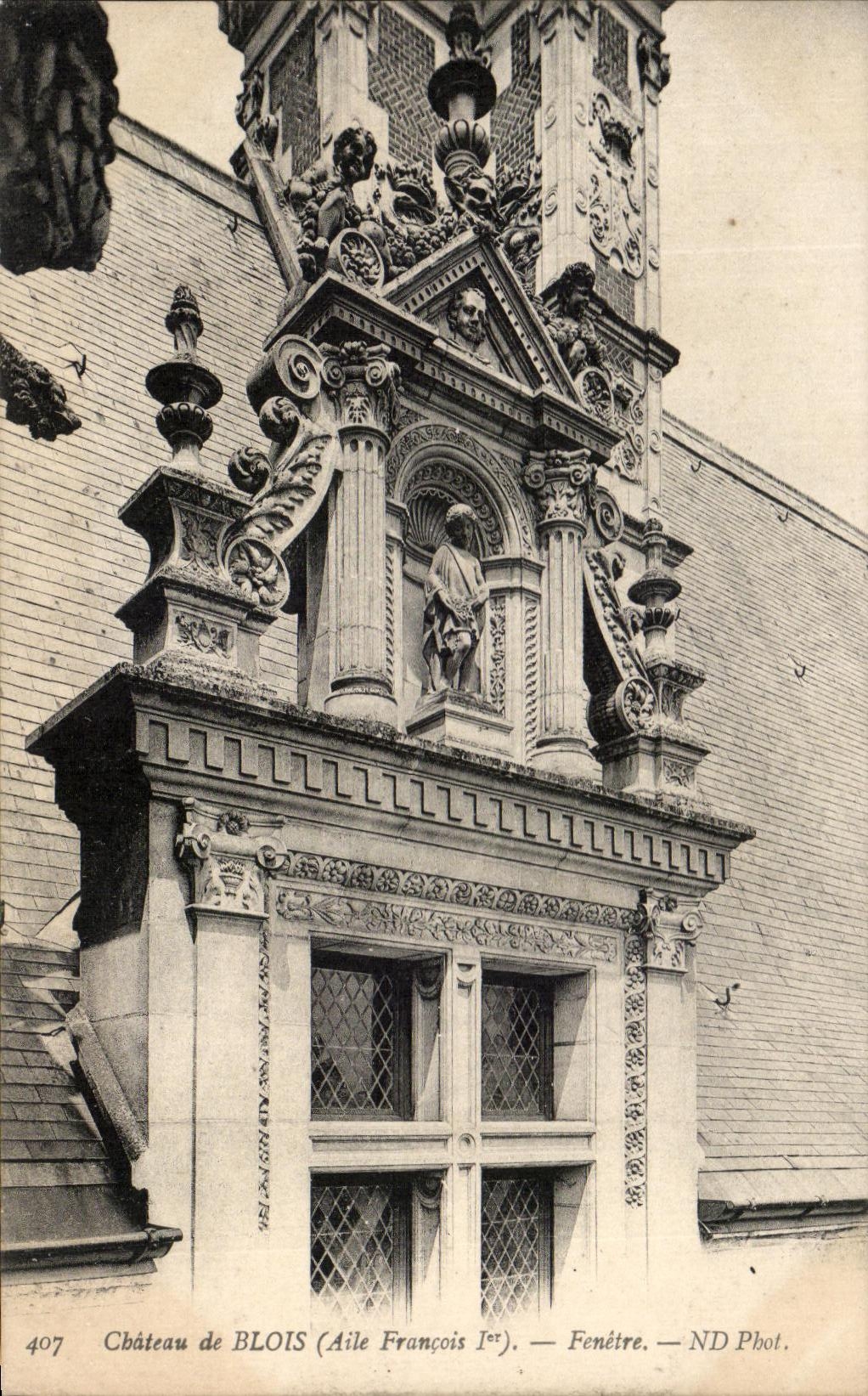 Château de BLOIS (Aile François Ier) — Fenêtre — ND Phot.