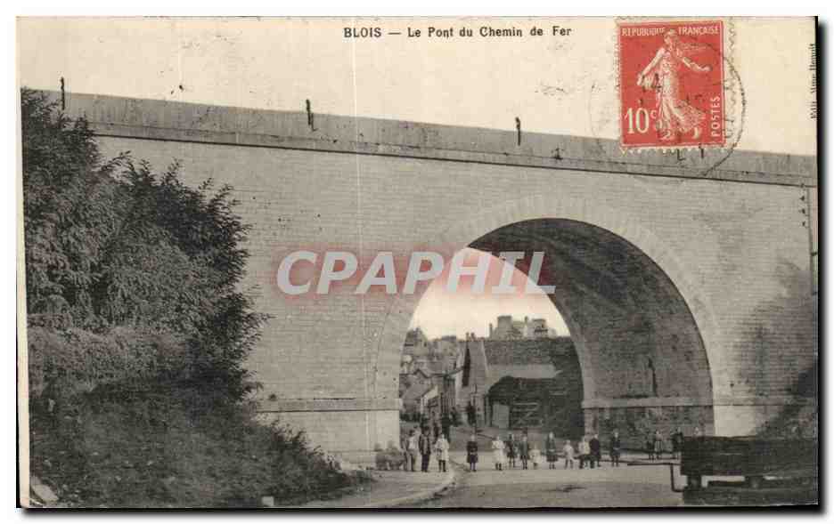 CPA Blois Le Pont du Chemin de Fer Enfants
