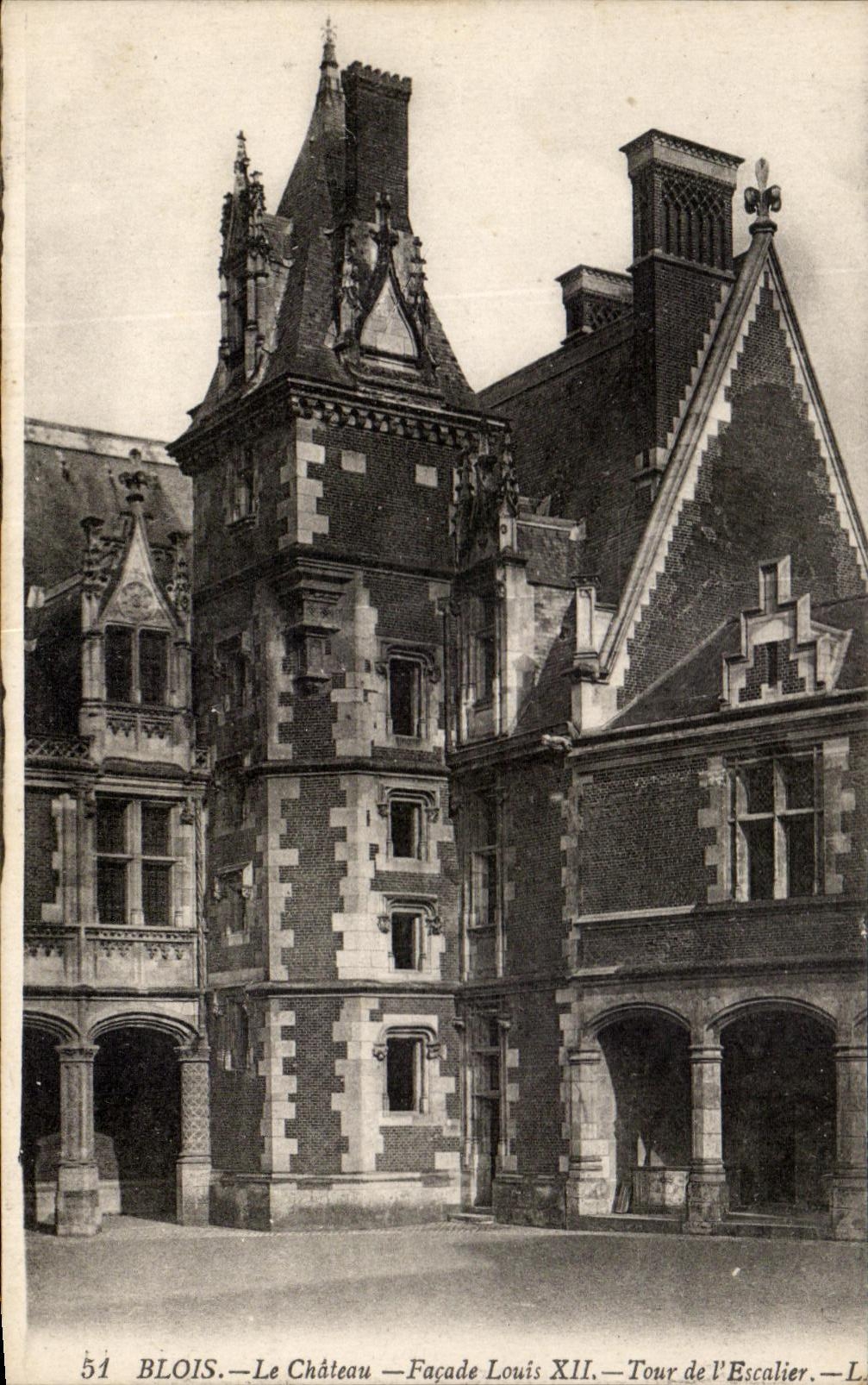 CPA Blois Le Chateau Facade Louis XII Tour de l'Escalier