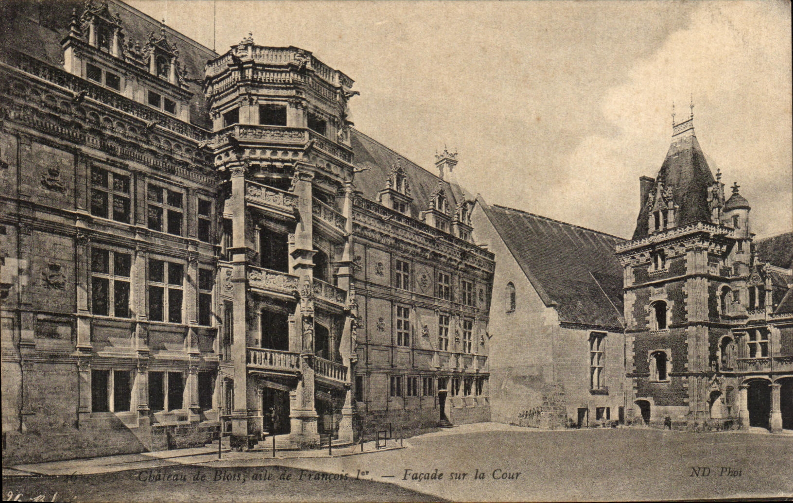 Château de Blois, île de François Ier — Façade sur la Cour — ND Photo