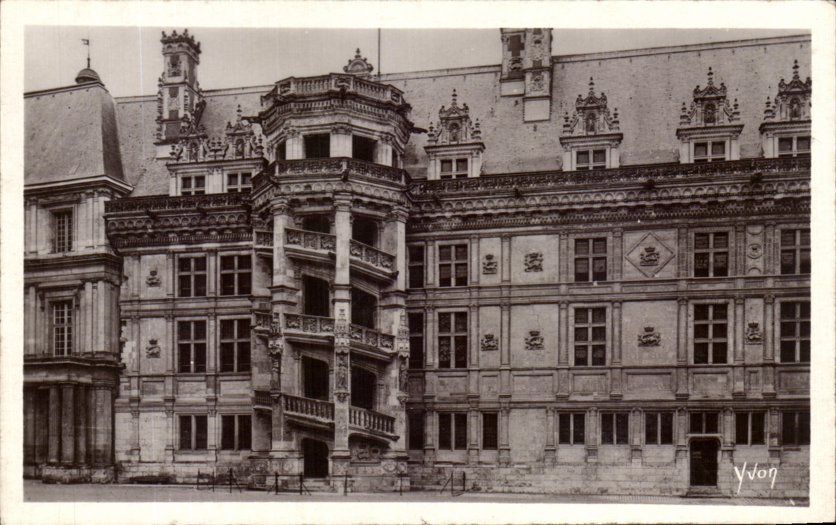 CPA Loire Chateau de Blois Escalier Francois 1er La Douce France 
