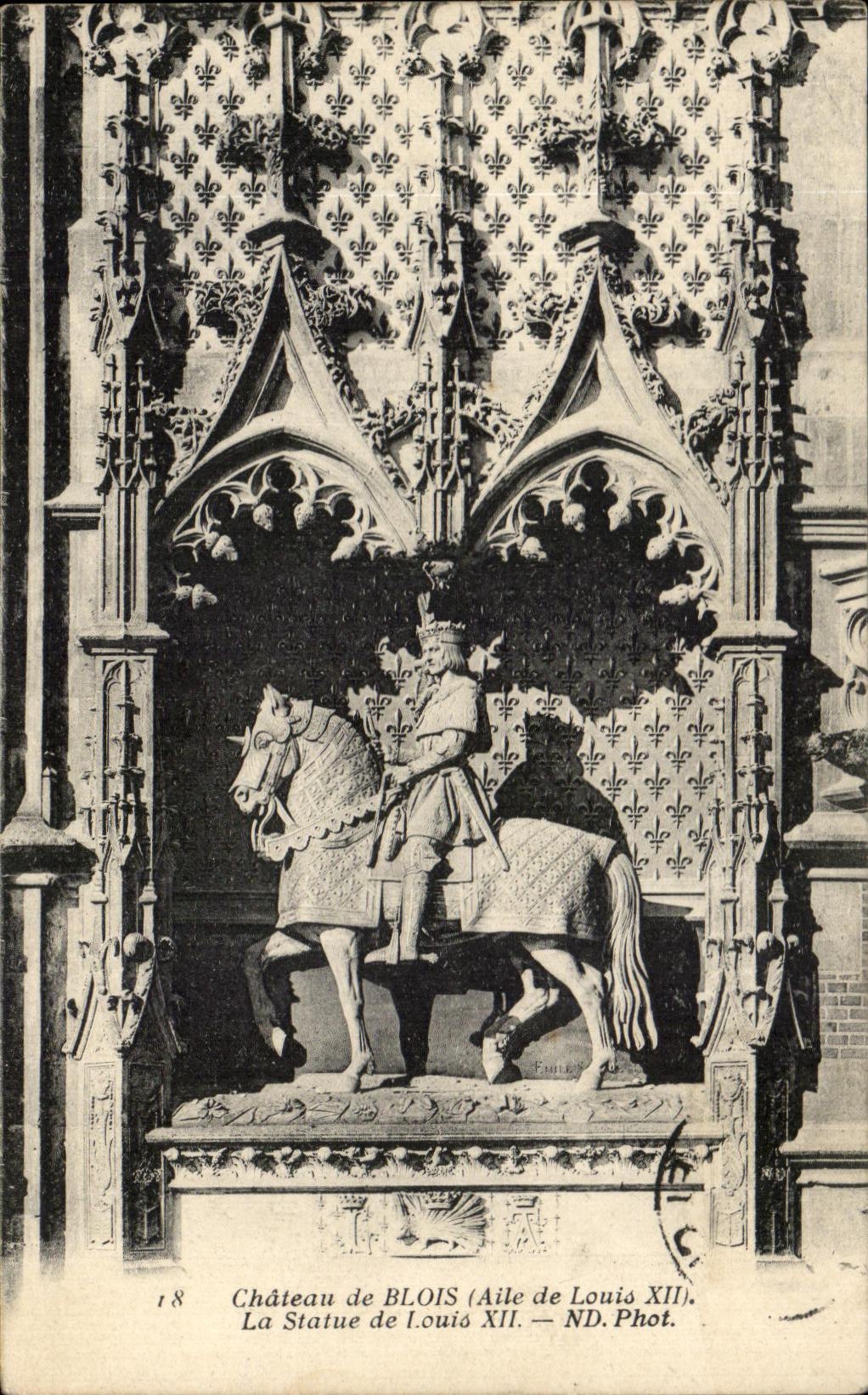CPA Chateau de Blois La Statue de Louis XII