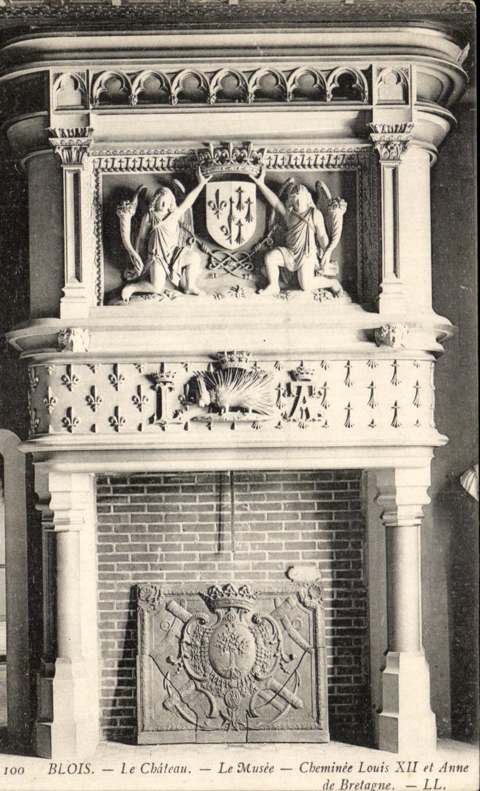 Blois — Le Château — Le Musée — Cheminée Louis XII et Anne de Bretagne — LL