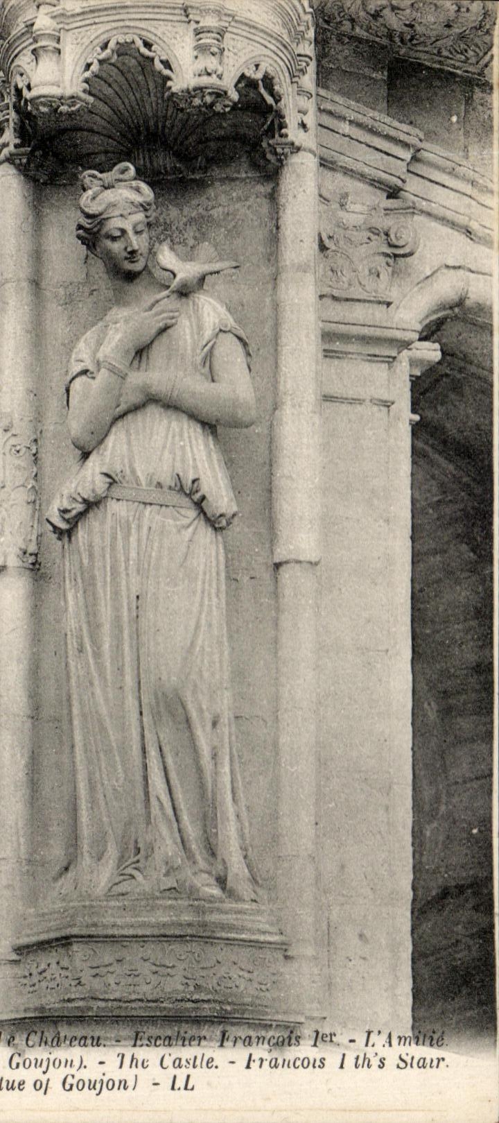 CPA Chateau Escalier Francois 1er L'Amitie Statue de Goujon