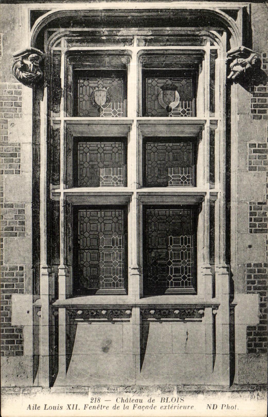CPA Chateau de Blois Aile Louis XII Fenetre de la Facade Exterieure