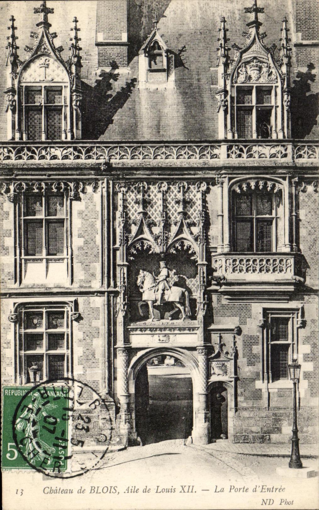 CPA Chateau De Blois Aile De Louis XII La Porte d'Entree