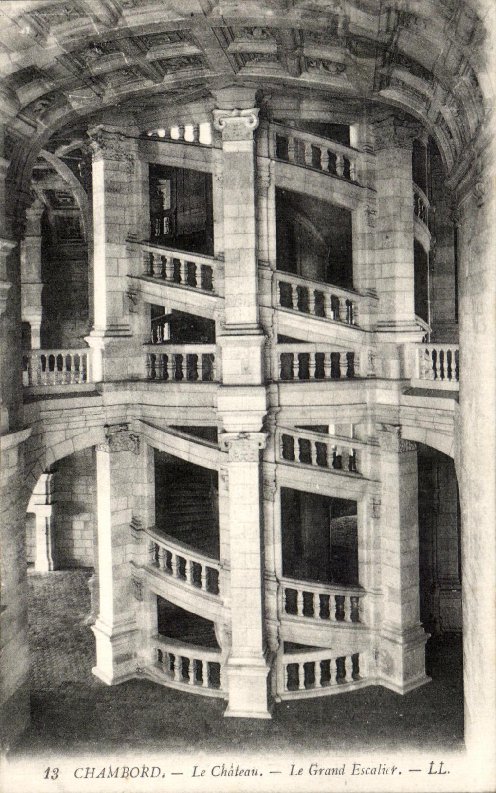 Chambord — Le Château — Le Grand Escalier — LL.