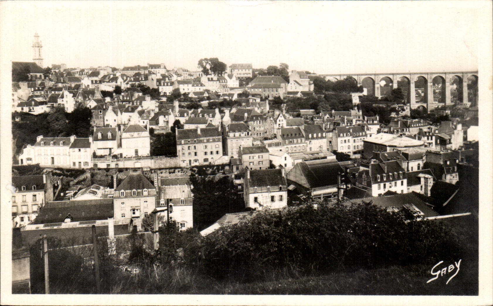 CPA Morlaix Vue Generale Vers St Martin et le Viaduc