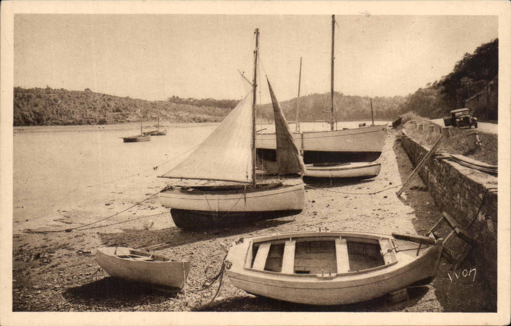 CPA Morlaix Les Bords de la Dossen Bateaux 