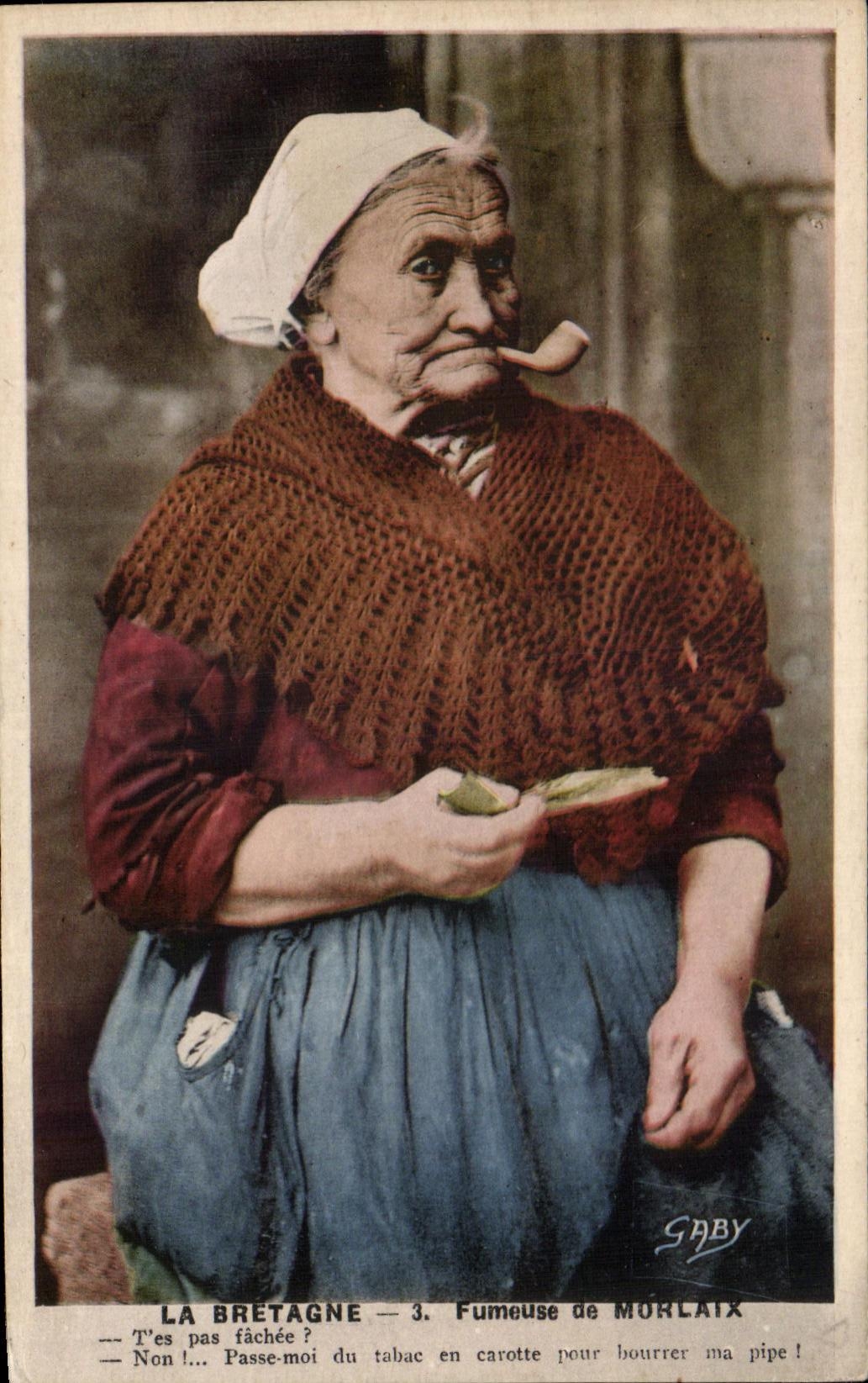 CPA Morlaix La Bretagne Fumeuse Folklore Costume Coiffe Tabac 