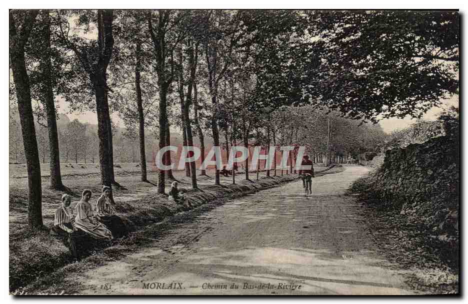 CPA Morlaix Chemin du Bas de la Riviere Femmes Velo Folklore 