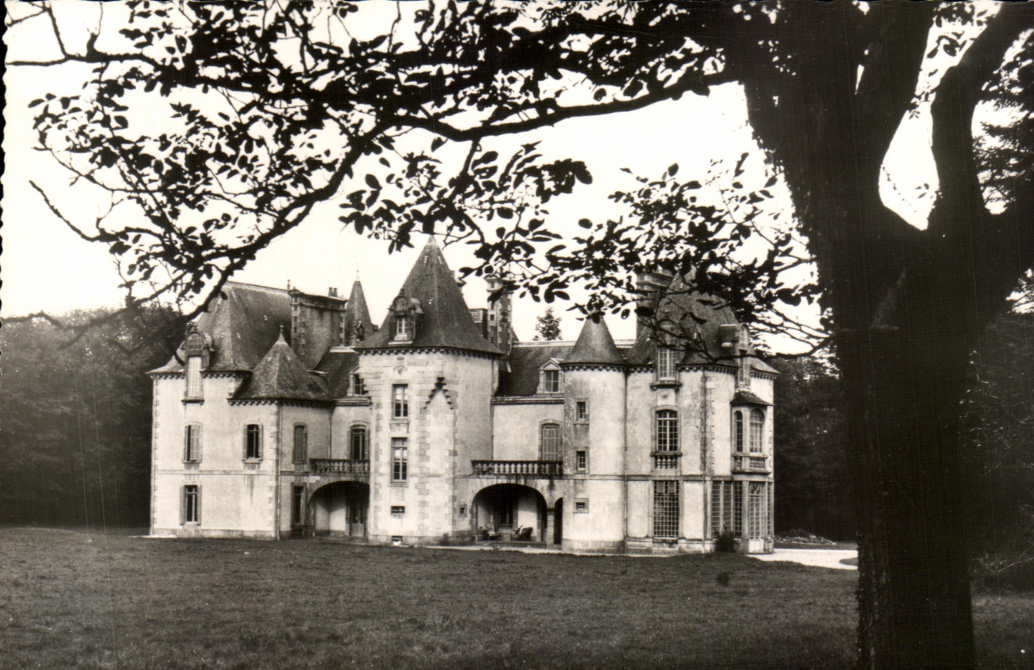 CPSM De Morlaix a Plouigneau La Chapelle Du mur Le Chateau