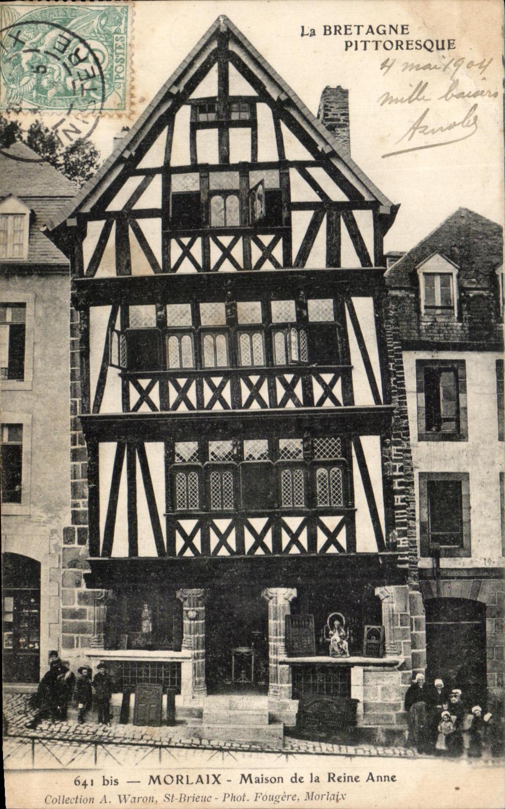 CPA La Bretagne Pittoresque Morlaix Maisons de La Reine Anne Enfants