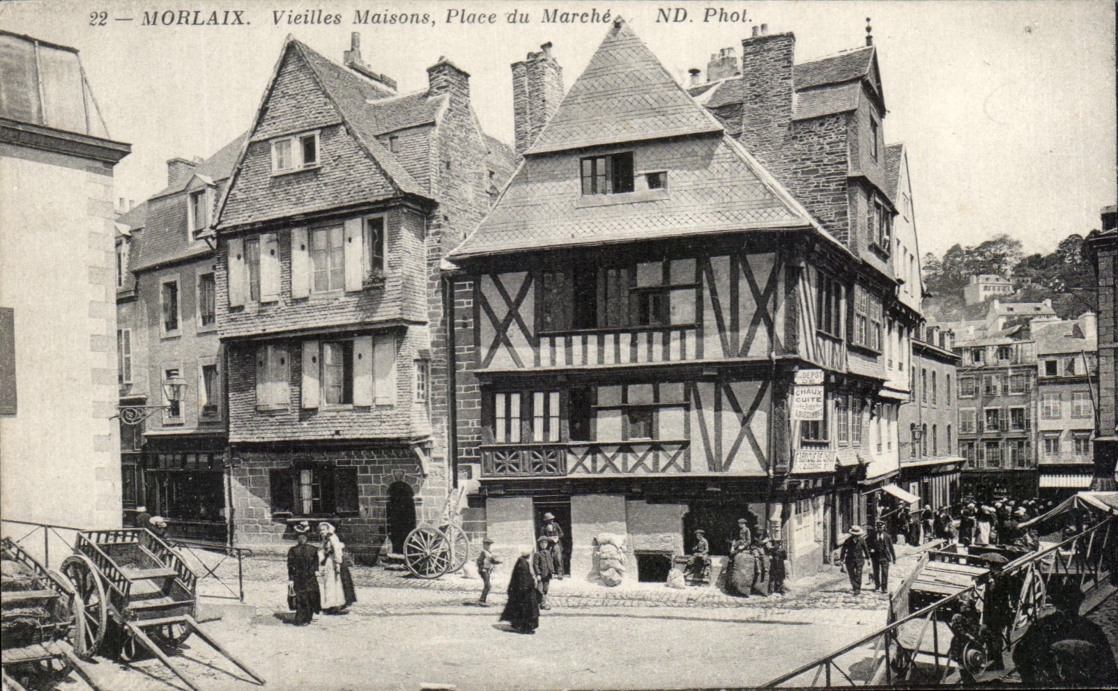 CPA Morlaix Vieilles Maisons Place du Marche