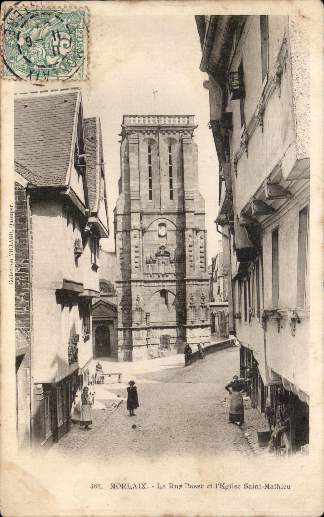 CPA Morlaix La Rue et I'Eglise Saint Mathieu