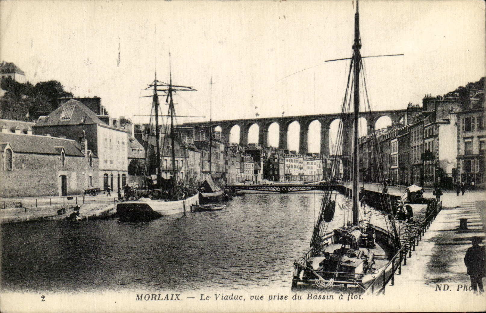 CPA Morlaix Le Viaduc vue prise du Bassin Bateaux