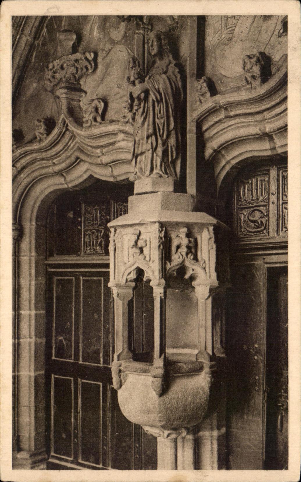 CPA Morlaix Saint Melaine Benitier Du Porche Et Statue De Notre Dame De Bon Secours