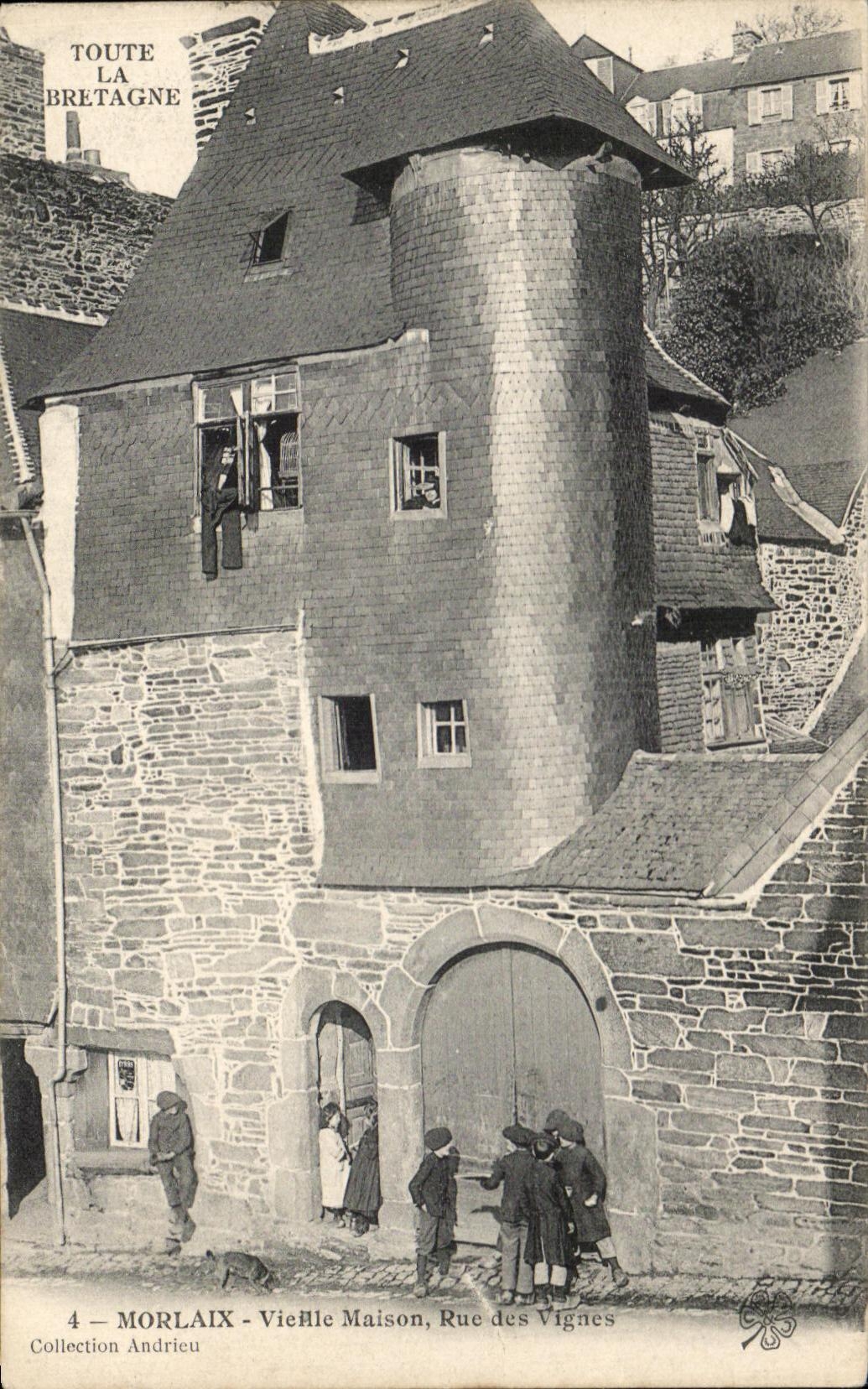 CPA Morlaix Vielle Maison Rue Des vignes Enfants