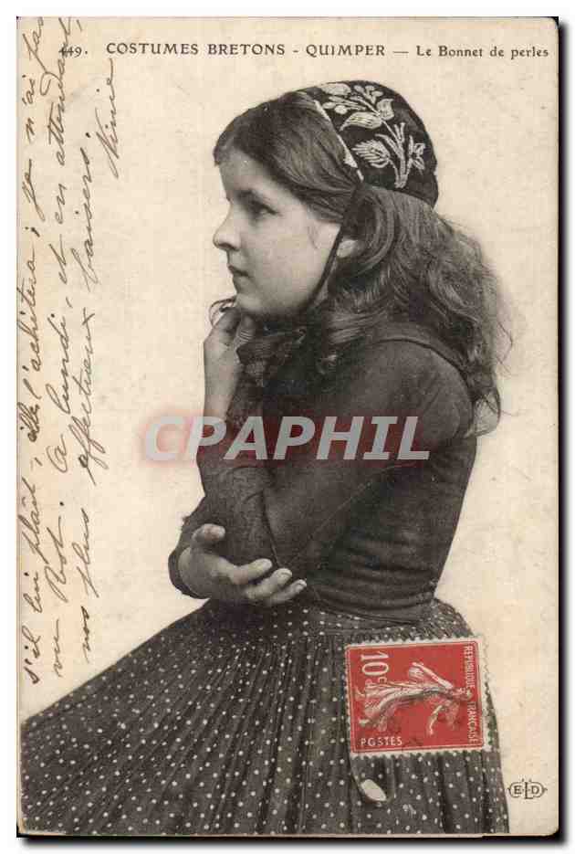 CPA Quimper Le bonnet de Perles Enfant Folklore costume