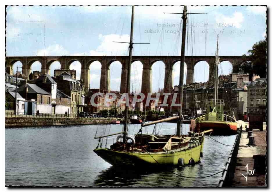 CPSM Morlaix Le Bassin a flot et l'elegant viaduc Bateau