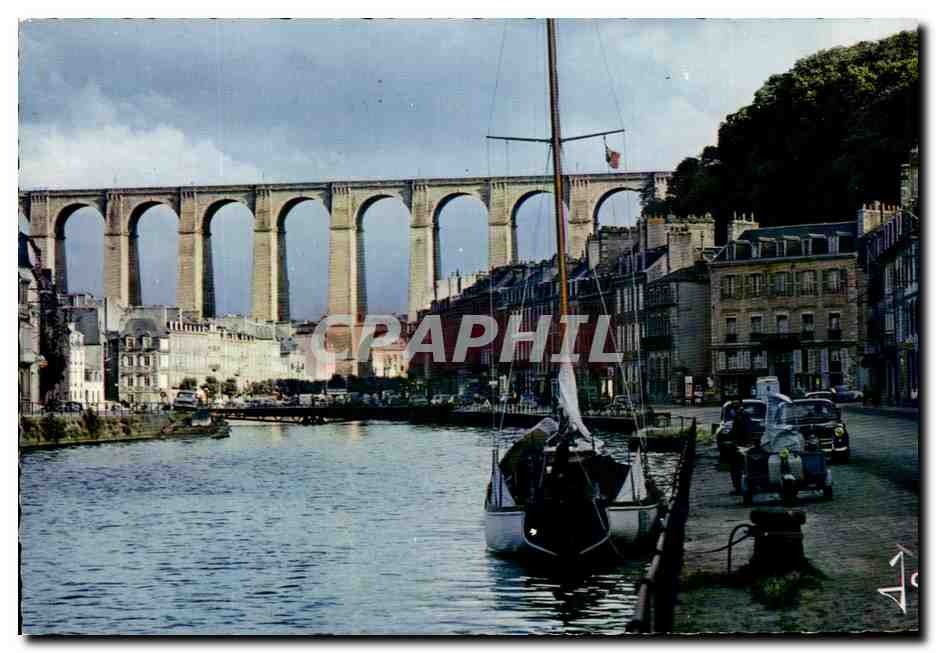 CPSM La Bretagne En Couleurs Morlaix Les quals et le Viaduc Bateau