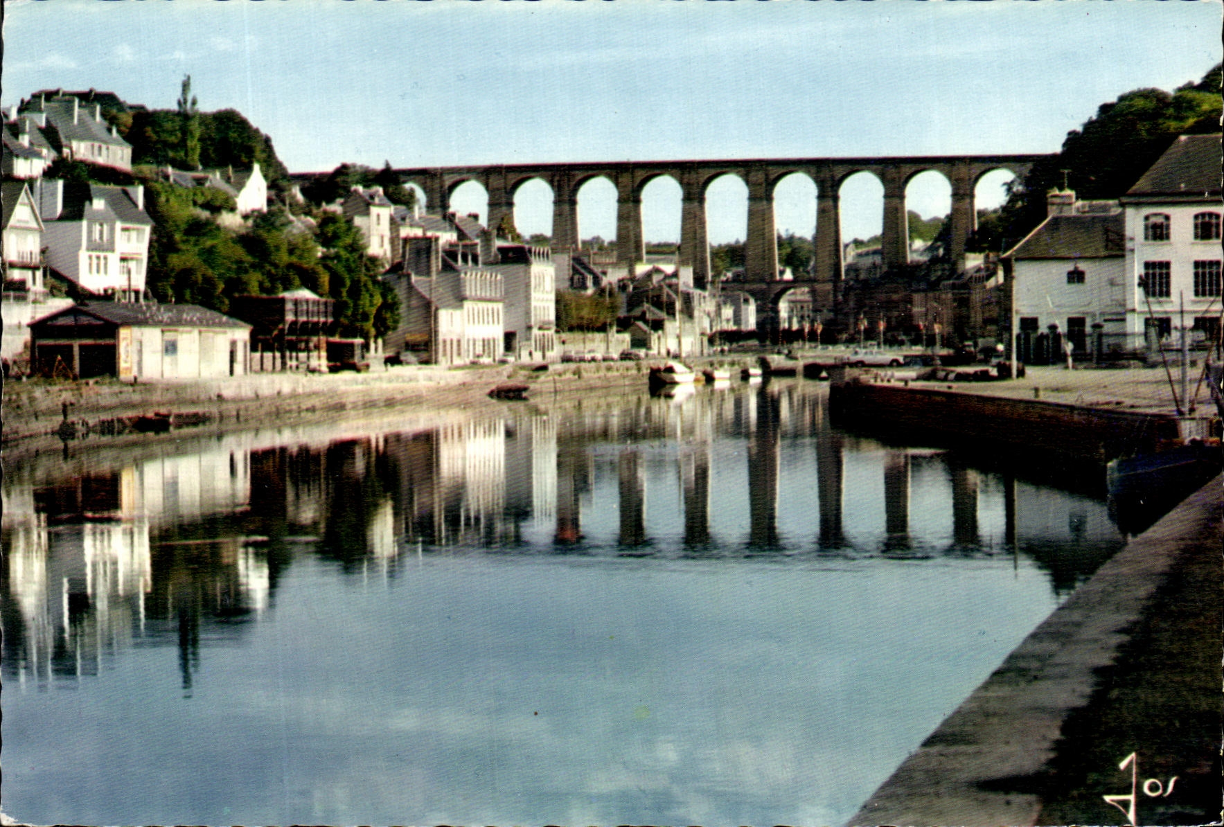 CPSM La Bretagne En Couleurs Morlaix Le Pont Se Refletant Dans La Riviere
