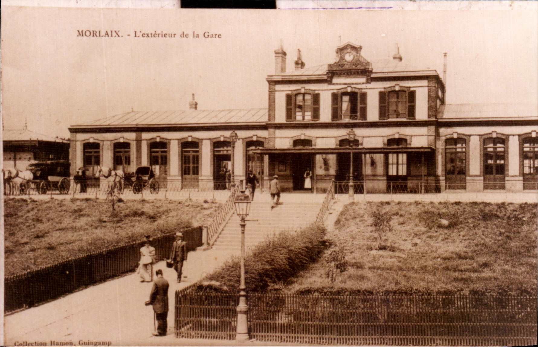 Morlaix - L'extérieur de la Gare — Collection Hamon, Guingamp