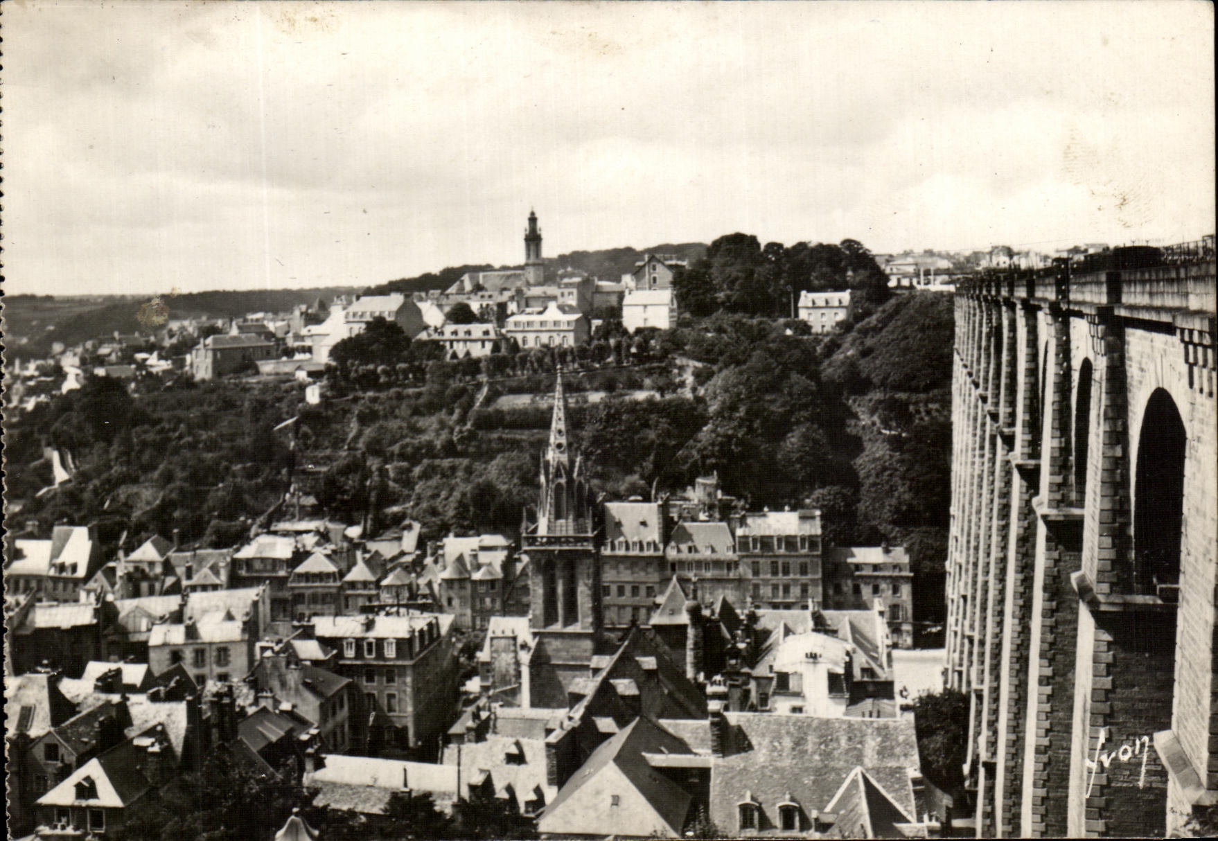 CPSM Morlaix Le Viaduc Et Le Quartier St Martin