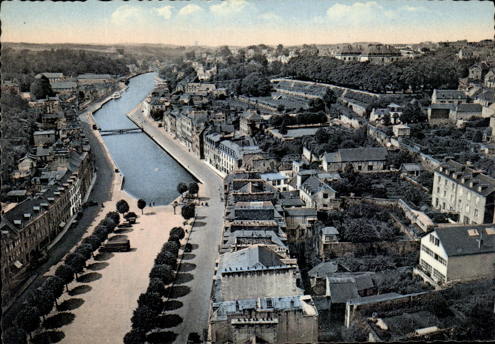 CPSM Morlaix vue Panoramique sur La Caserne Militaria