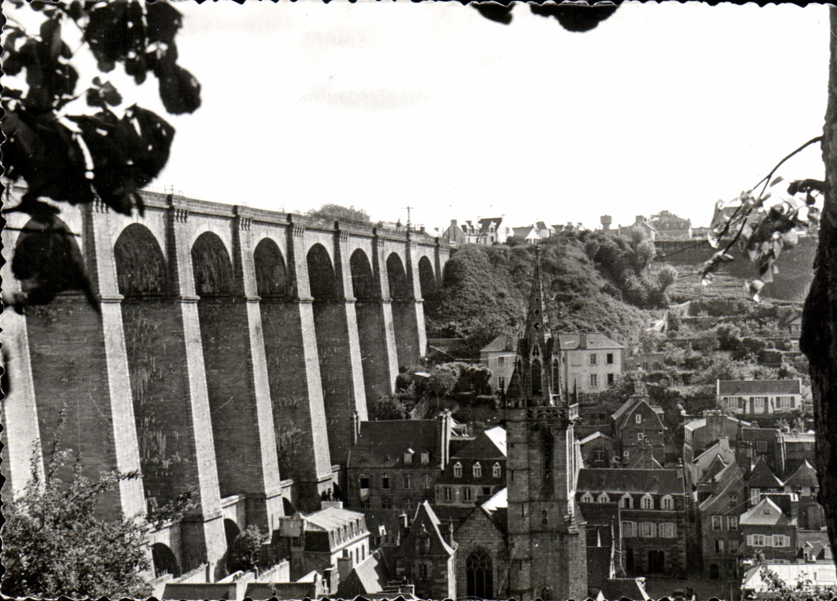 CPSM Ecole Notre Dame De Lourdes Morlaix Vue sur la Ville