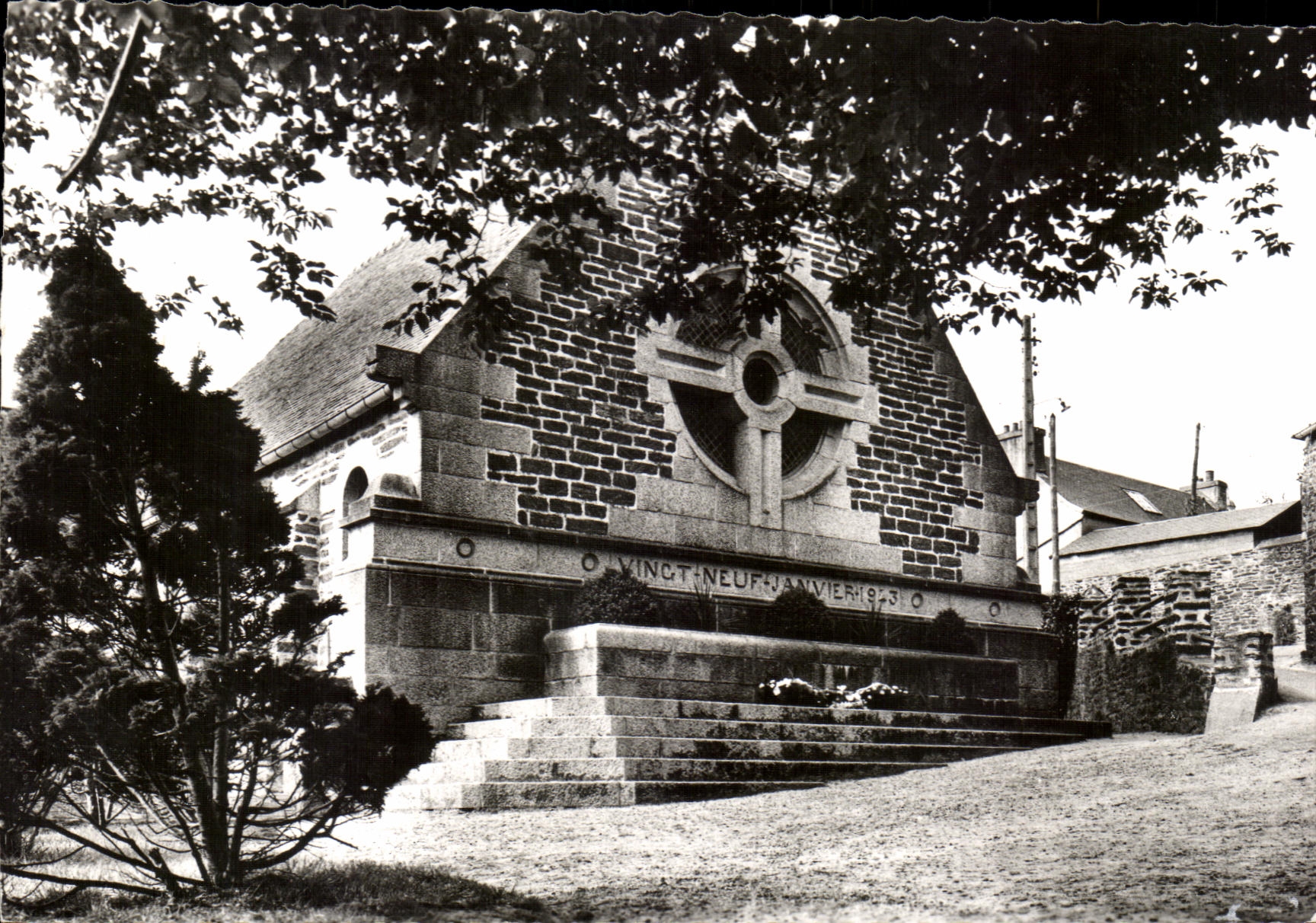 CPSM Morlaix Ecole Notre Dame De Lourdes Monument Souvenir Du Bombardement