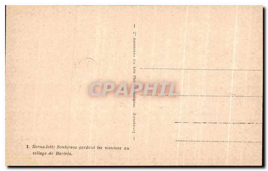 Bernalette Soubirous gardant les moutons au village de Bartrès — édition des Arts Photographiques, Strasbourg — Reverso