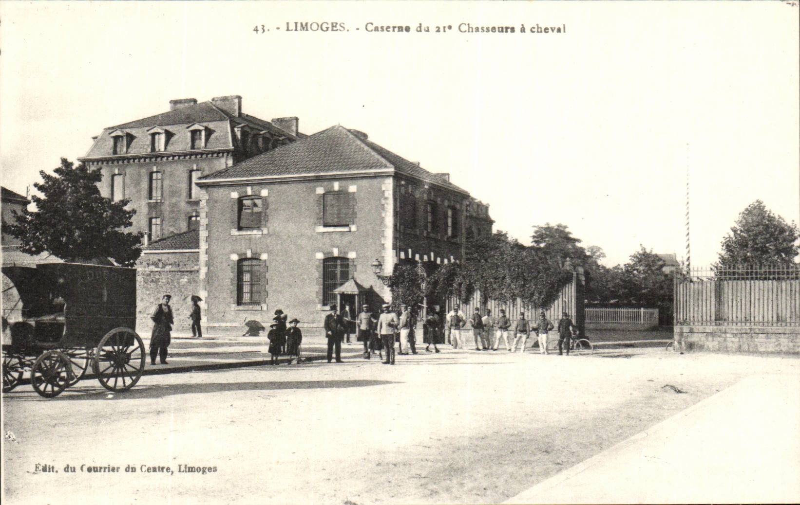 Limoges - Caserne du 21e Chasseurs à cheval — Édit. du Courrier du Centre, Limoges