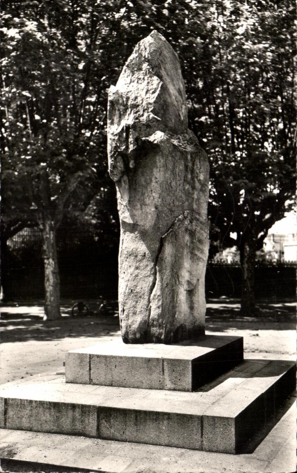 Brive-la-Gaillarde — Monument aux Morts de la Résistance — Éditions Gany
